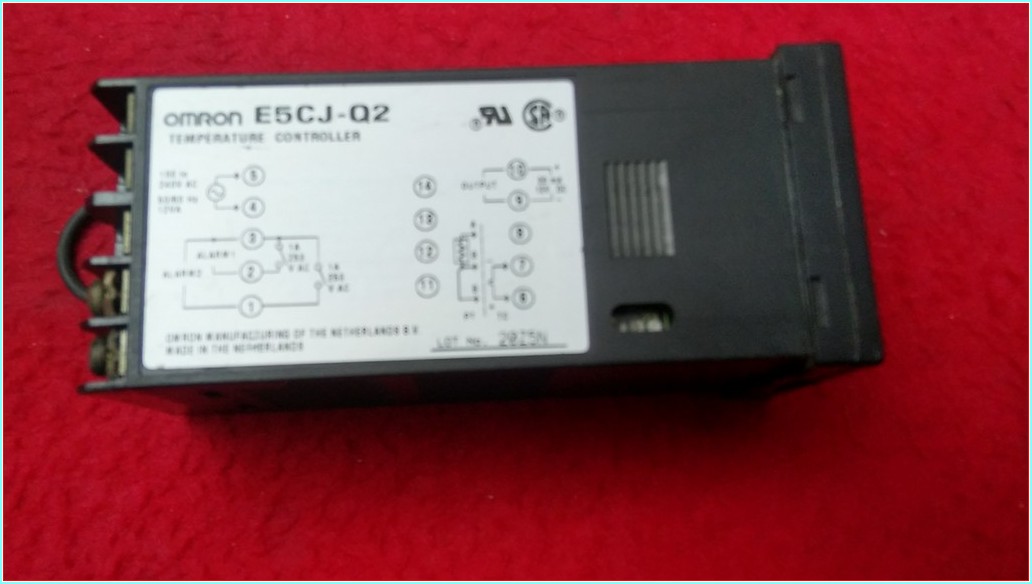 OMRON E5CJ-Q2 ISI KONTROL 20MA 12V DC OUTPUT